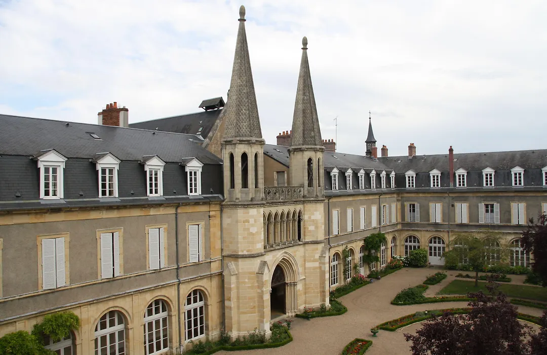 Espace Bernadette Soubirous Nevers-1